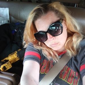 Meet your Posher, Lea